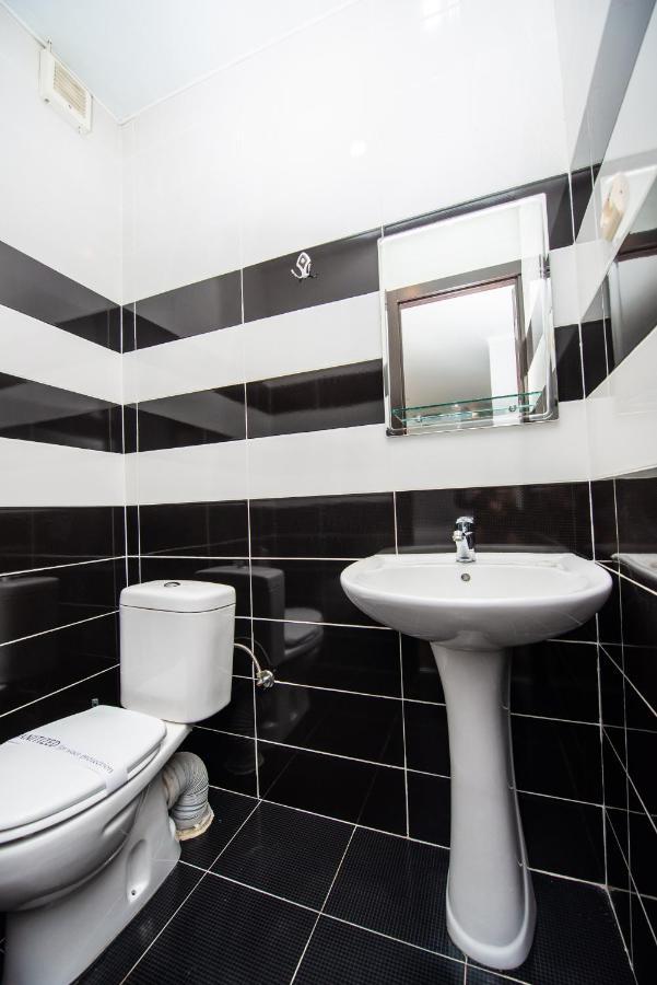 Hotel Shine Palace Tbilisi Bagian luar foto