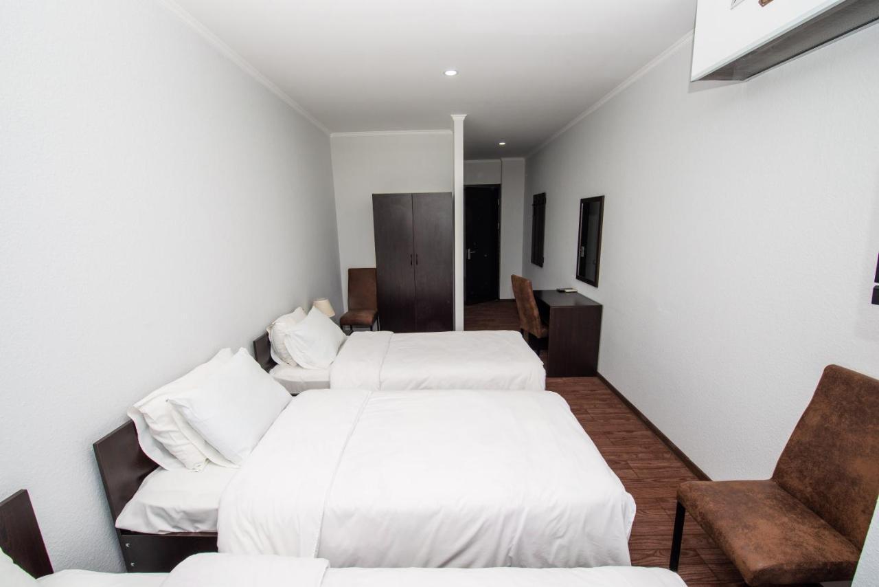 Hotel Shine Palace Tbilisi Bagian luar foto
