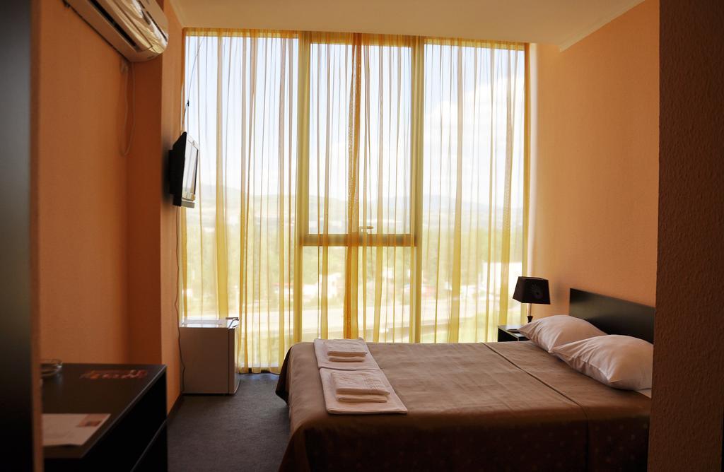 Hotel Shine Palace Tbilisi Bagian luar foto