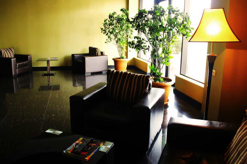 Hotel Shine Palace Tbilisi Bagian luar foto