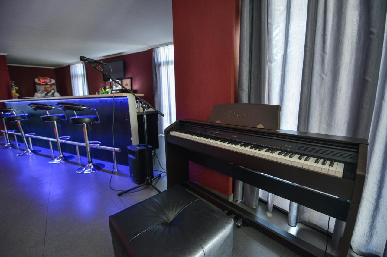 Hotel Shine Palace Tbilisi Bagian luar foto